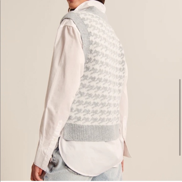 NEW Abercrombie and Fitch Houndstooth Vest brand new with tags in gray NWT - Picture 4 of 10